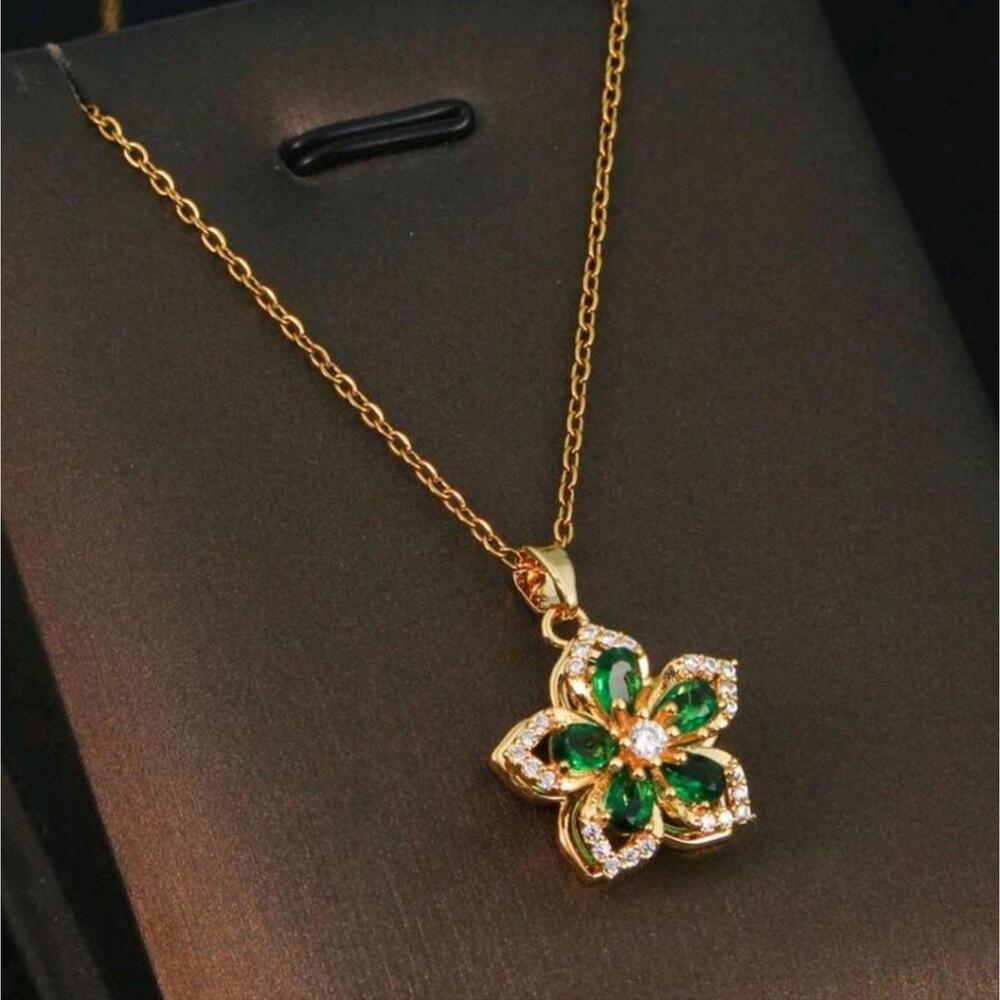 NEW 18k Gold Plated Spinning Flower Stainless Steel Necklace